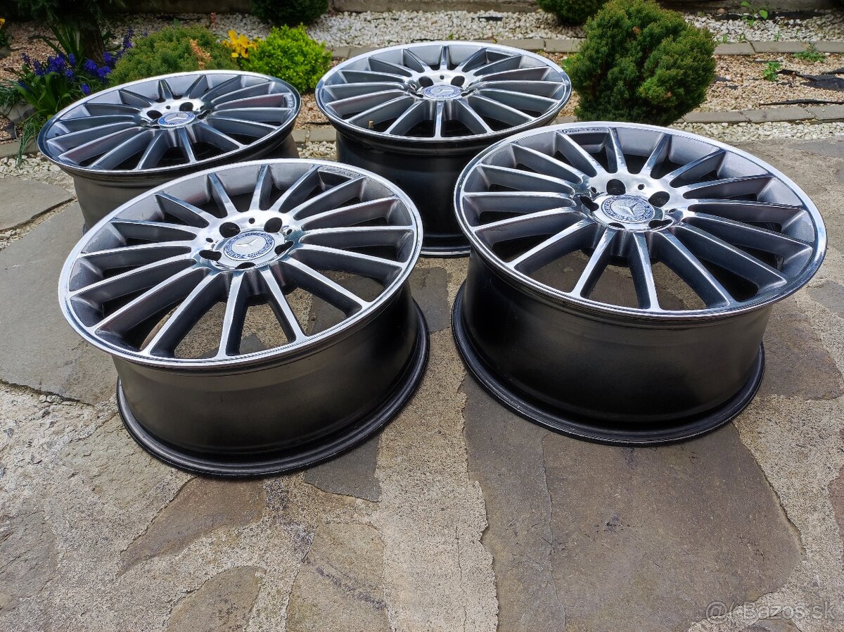 MERCEDES C 63 AMG - 3