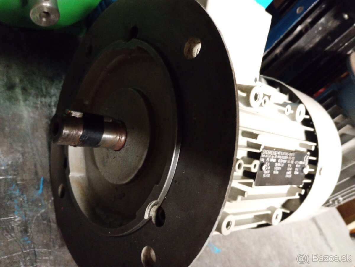 Predám nový elektromotor Siemens. - 3
