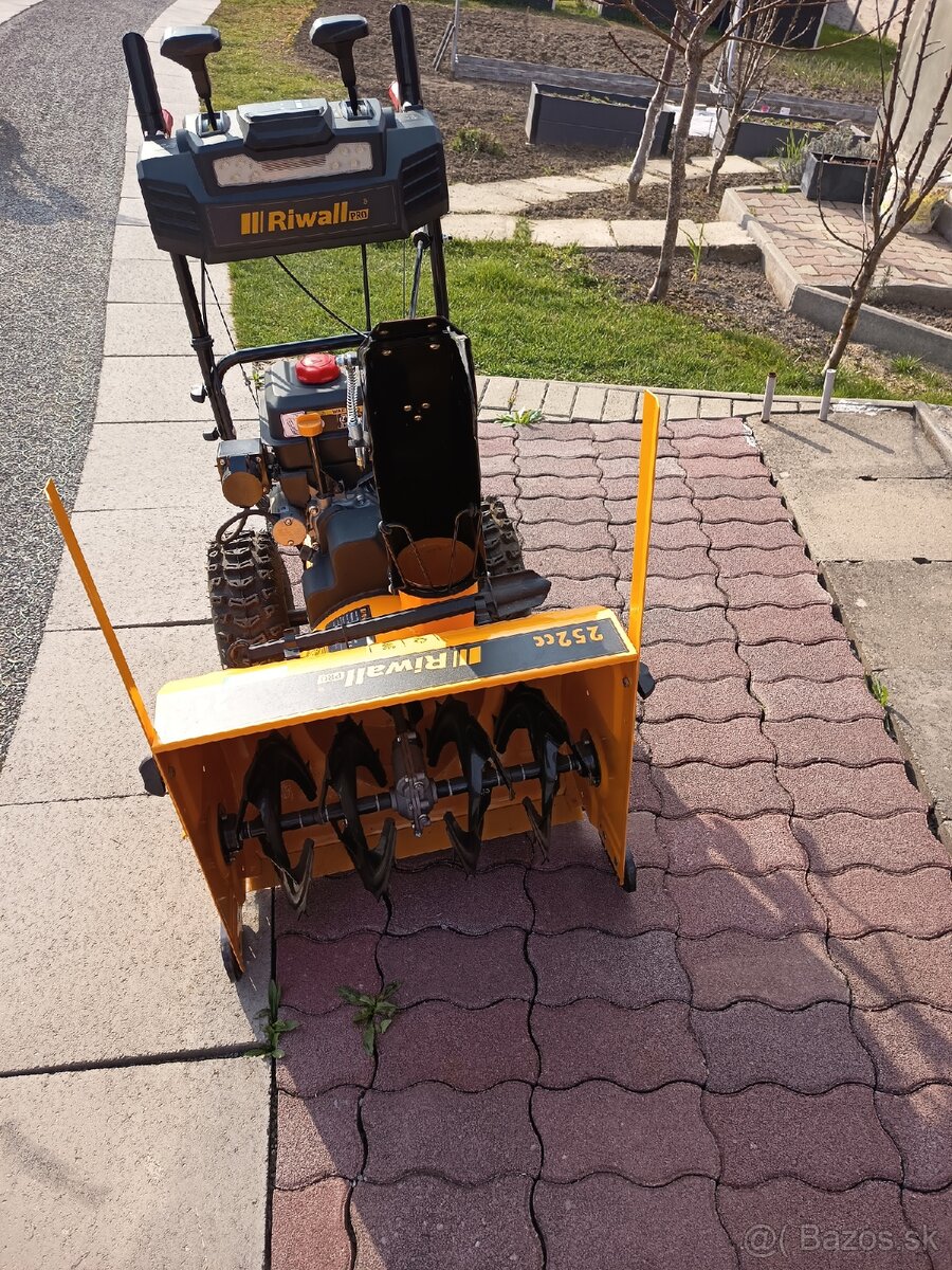 Snehová fréza Riwall pro RPST 6071 - 3