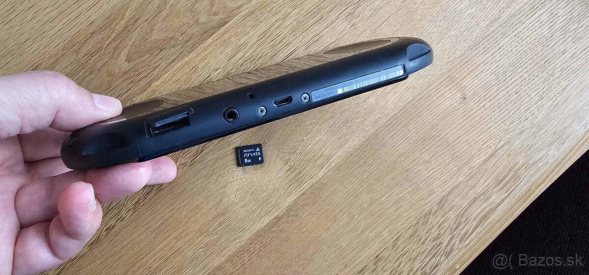 Predám hernú konzolu Sony PS VITA - 3