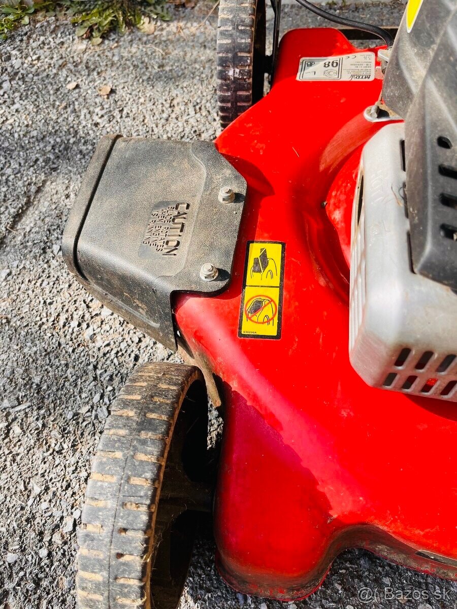 Benzinova kosacka MTD - 3