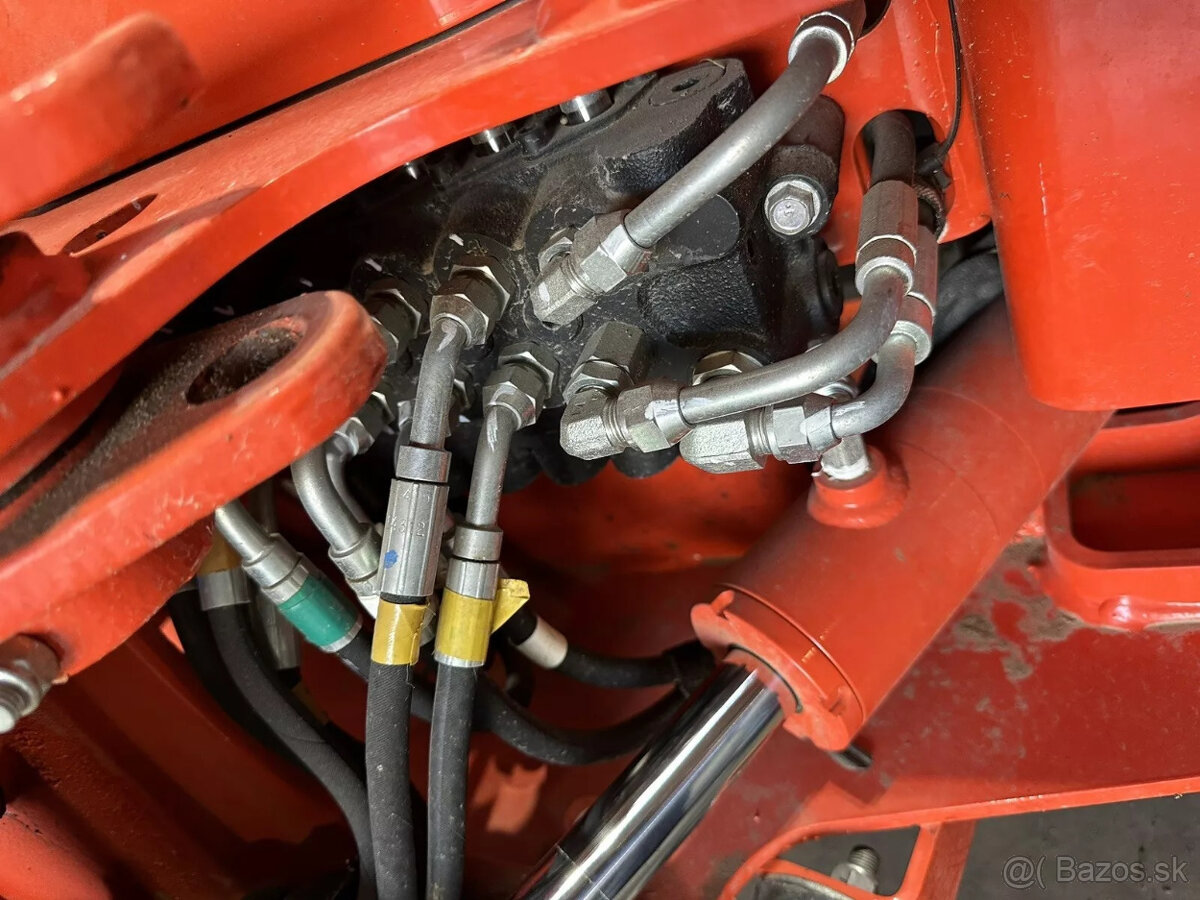 Kubota Traktor s čelným Nakladacom / traktor bagr - 3