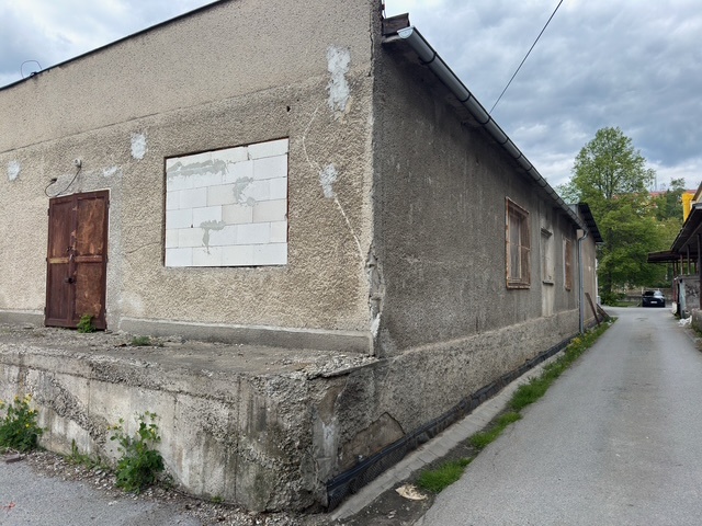 NA PREDAJ polyfunkčný objekt, centrum Lipany - 3