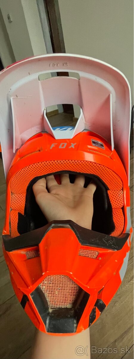 predám motocrossovú prilbu - 3