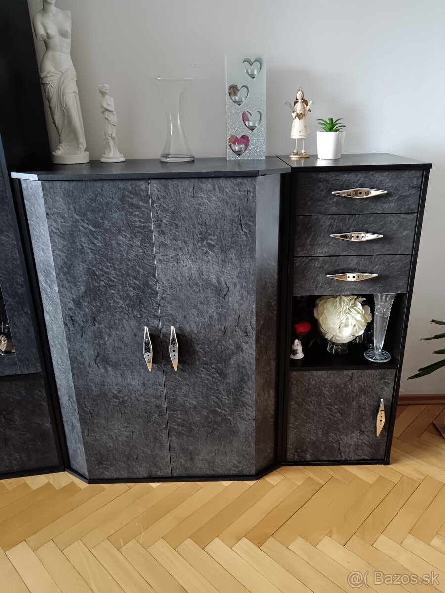 Čierna obývacia stena - 3