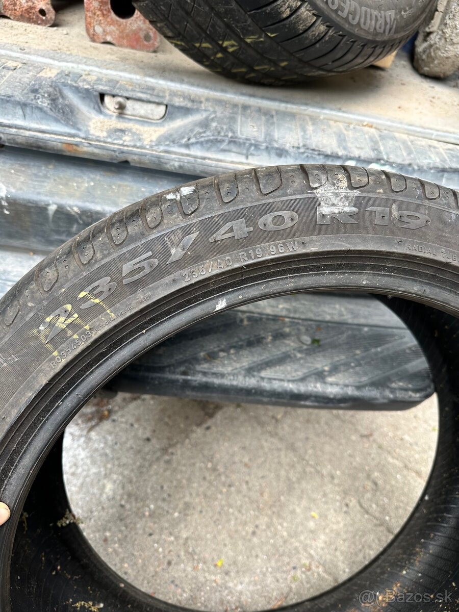 235 40 r19 - 3