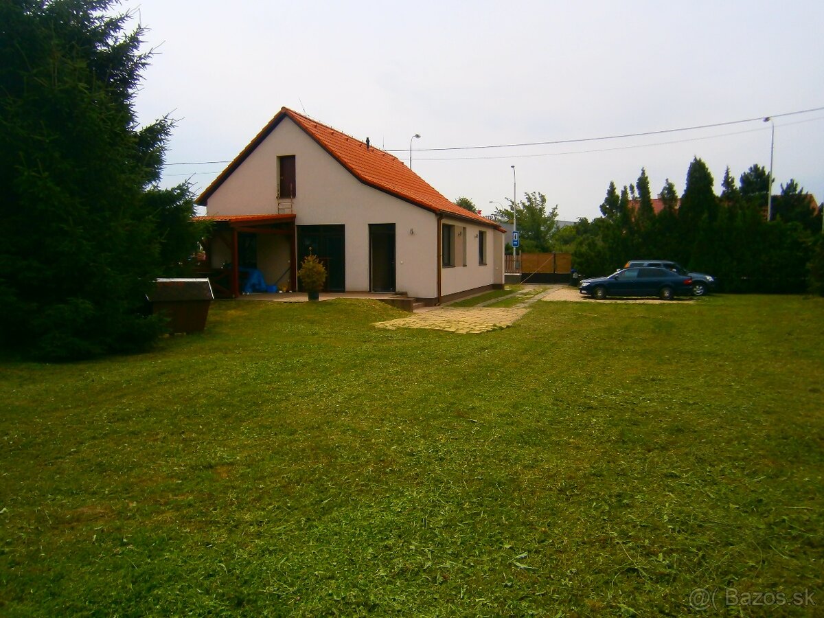 PRENÁJOM 3IZBOVÝ DOM NITRA - CENTRUM - 3