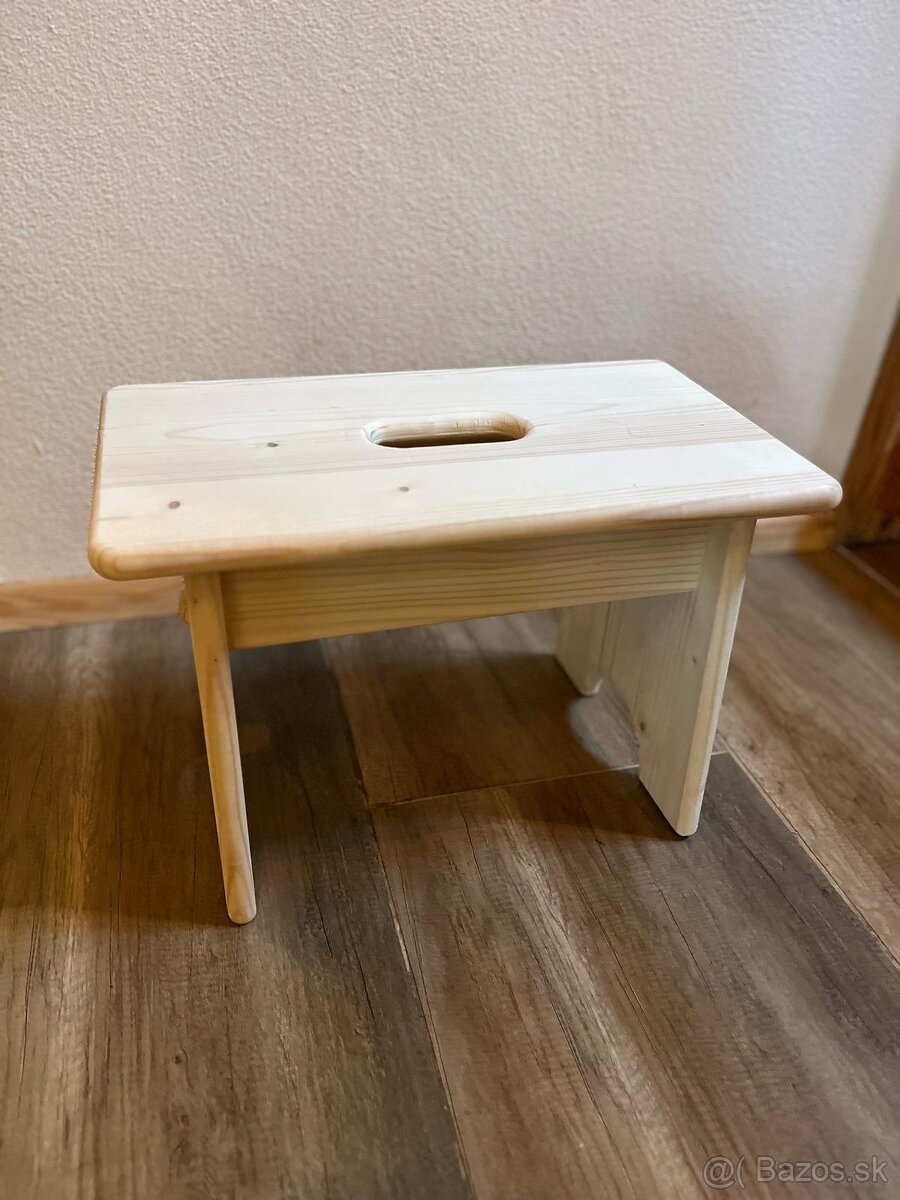 Predám drevený stolček - 3