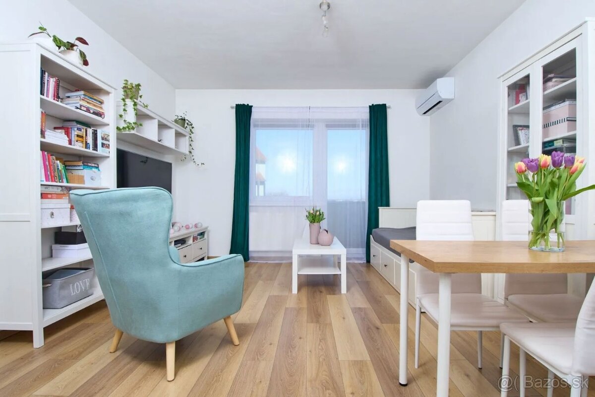 Moderný, komplet zariadený, klimatizovaný 2i byt s parkovaní - 3