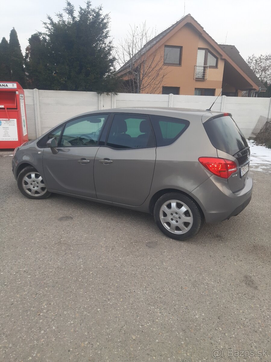 Opel Meriva b 2010 - 3