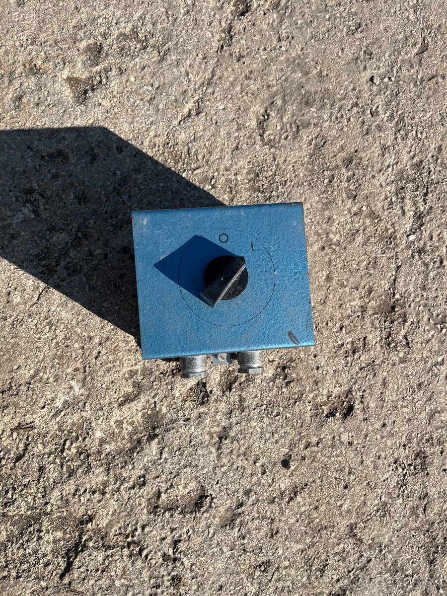 elektro vypinace starozitne - 3