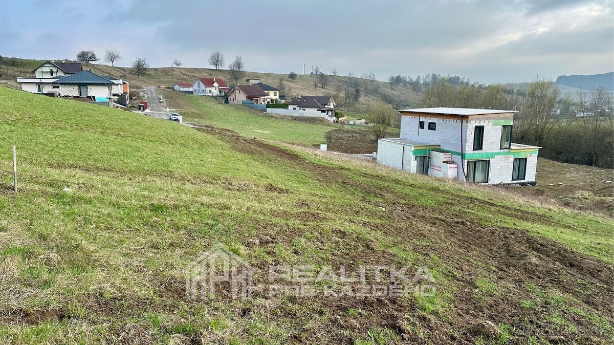 Tichý a slnečný stavebný pozemok Bitarová - 3