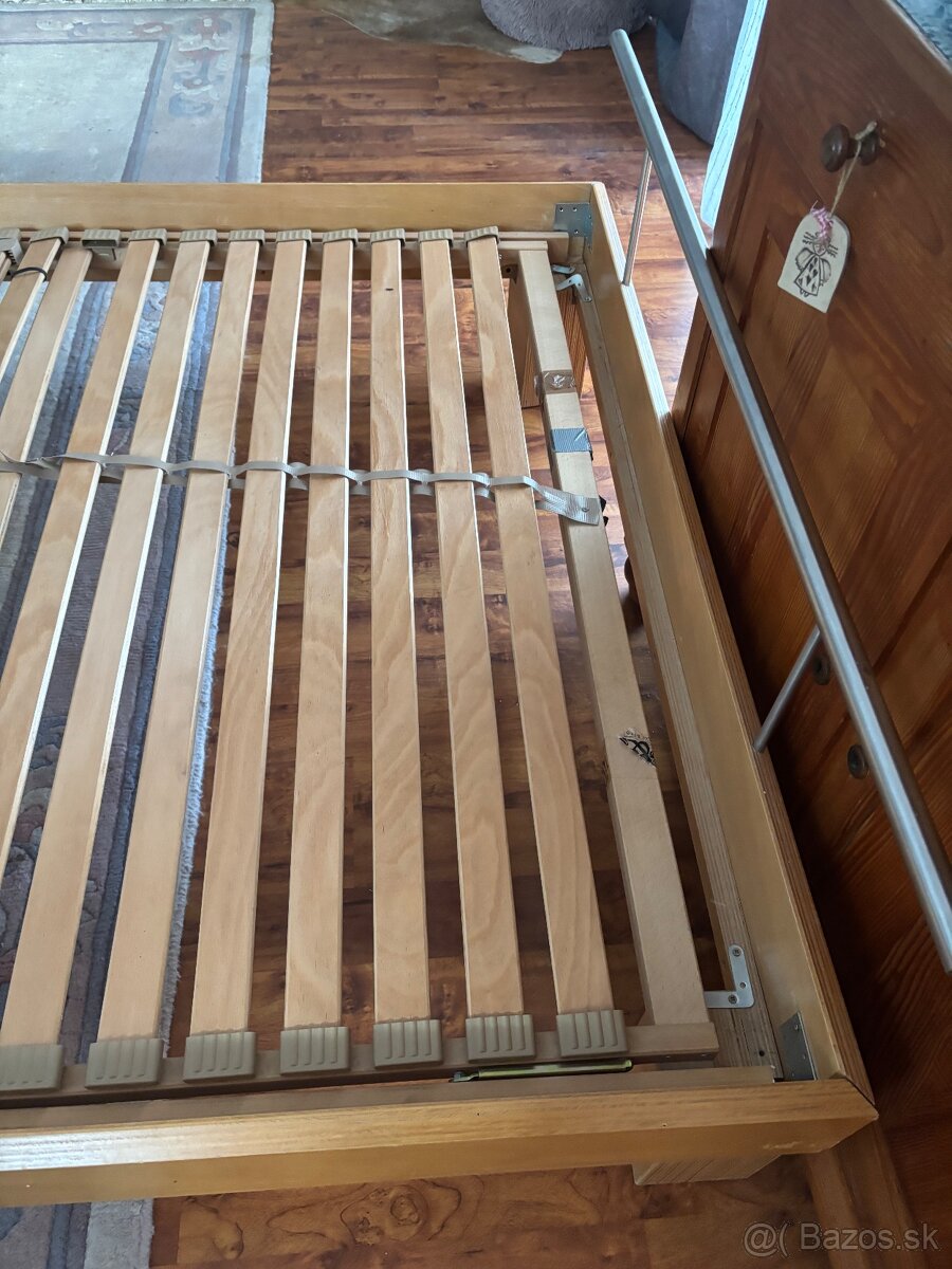 Kvalitná drevená posteľ 150x210 - 3