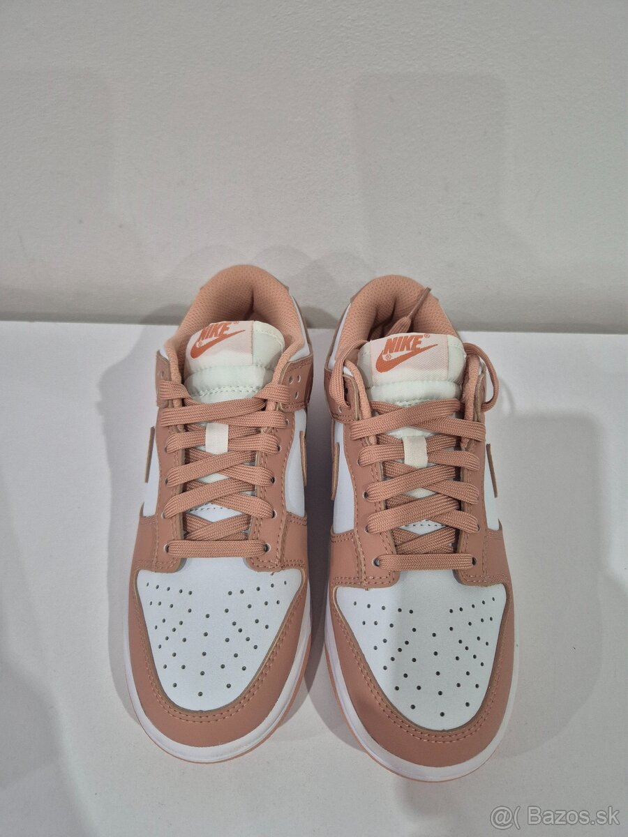 Nike SB Dunk Low - 3