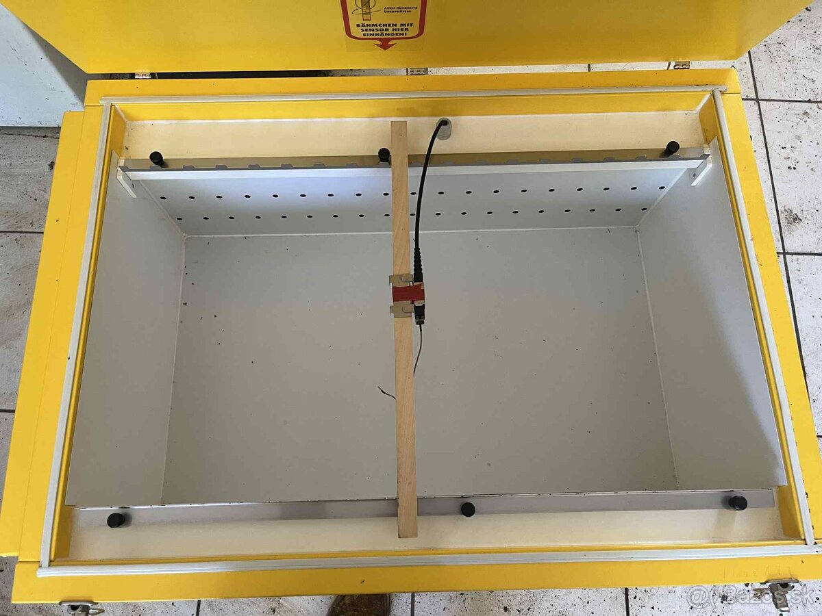 Nový prístroj Varroa Controller na preliečenie klieštika - 3