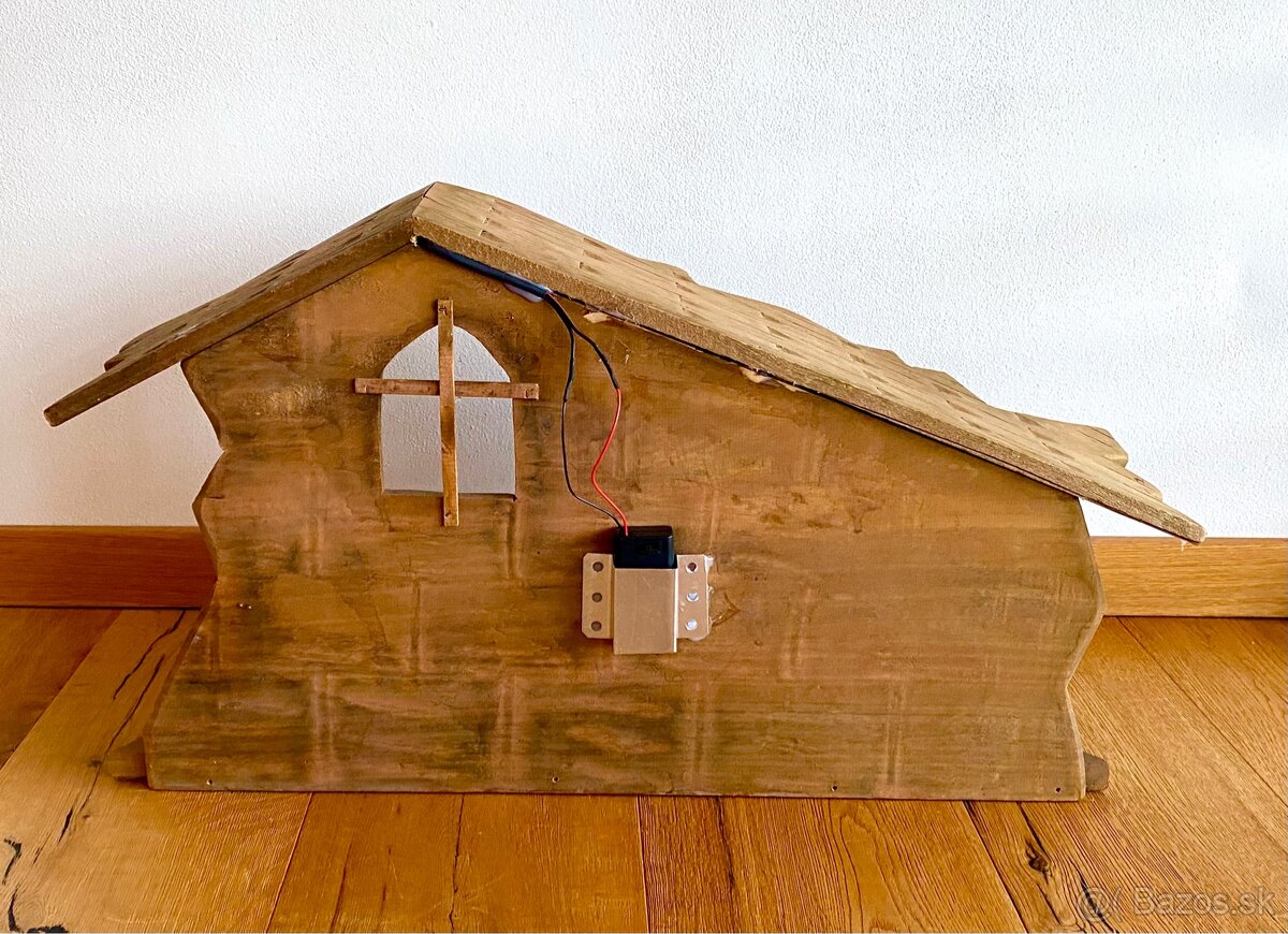 Starý velký krásný dřevěný betlém s osvětlením - 3