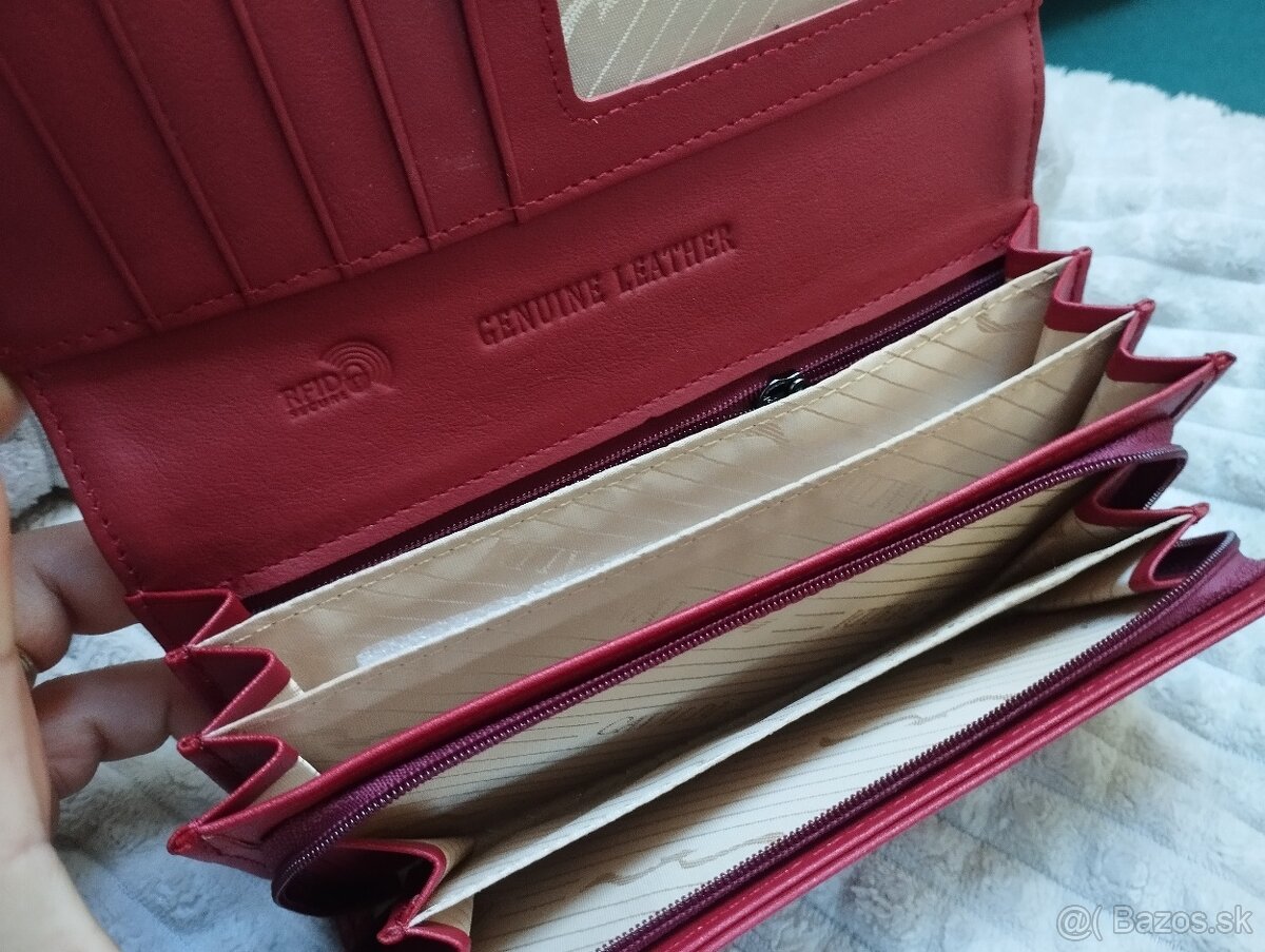 Peňaženka červená v krabičke - 3