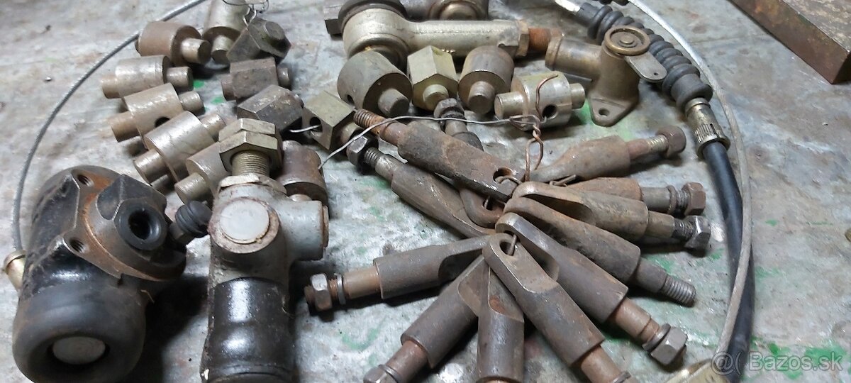 Predám diely na avia sklápač multicr 25 - 3