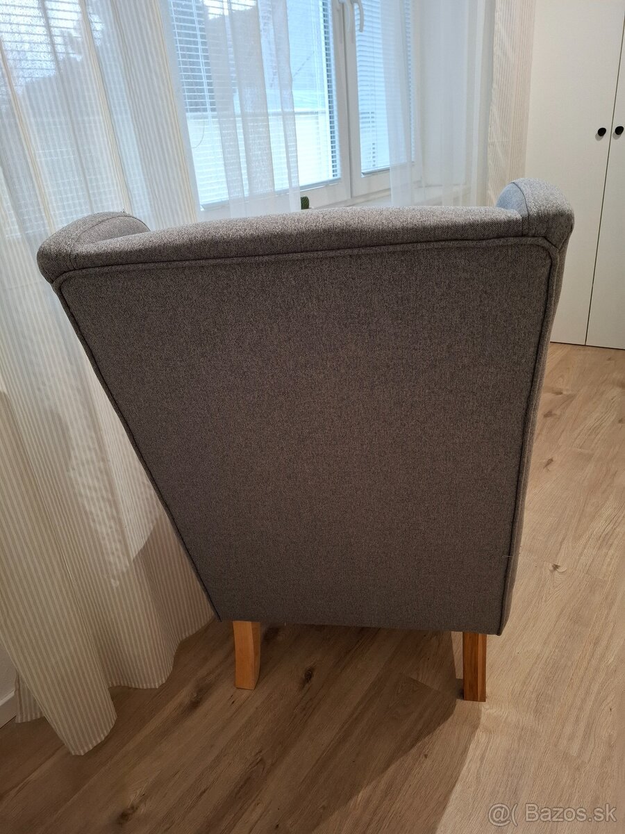 Ušiakové kreslo - 3