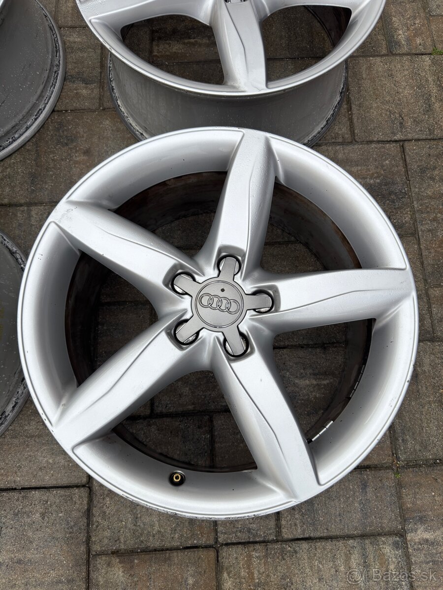 Disky Audi R18 5x112 8J ET47 - 3