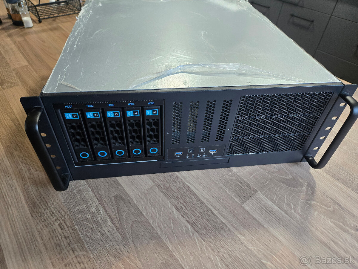 PC rack skrinka Silverstone SST-RM41-506 4U + 5xHDD BOX - 3