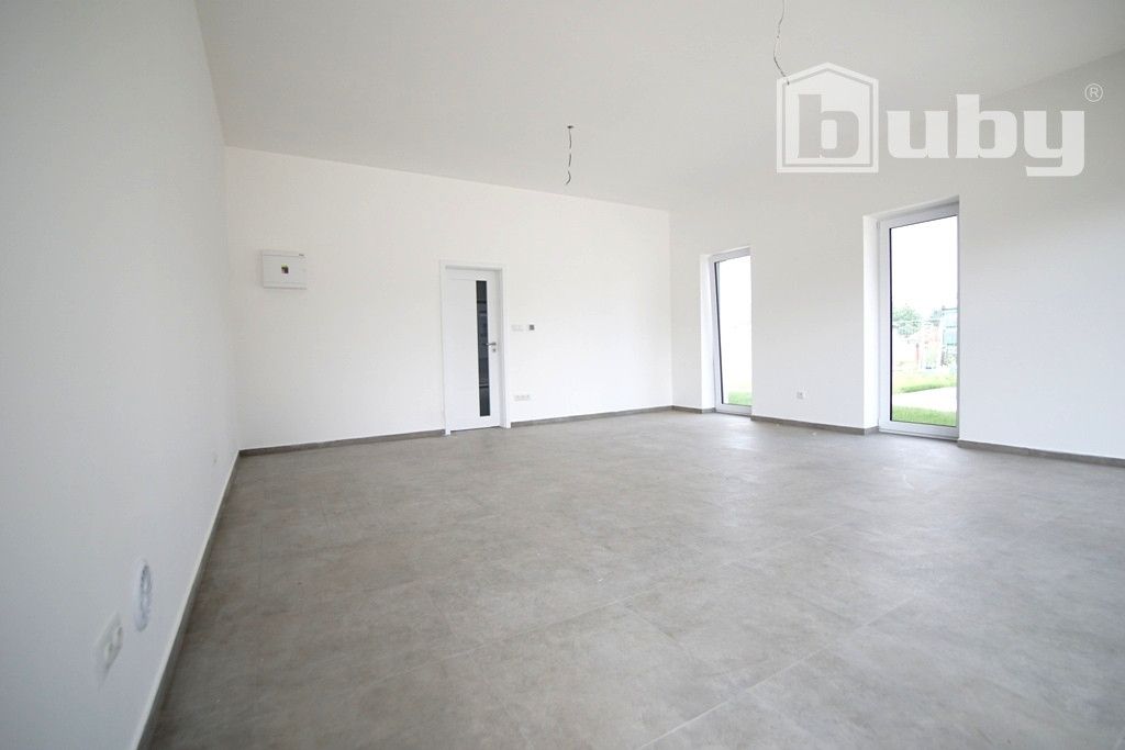 Na prenájom komerčný - nebytový priestor v novostavbe v Mart - 3