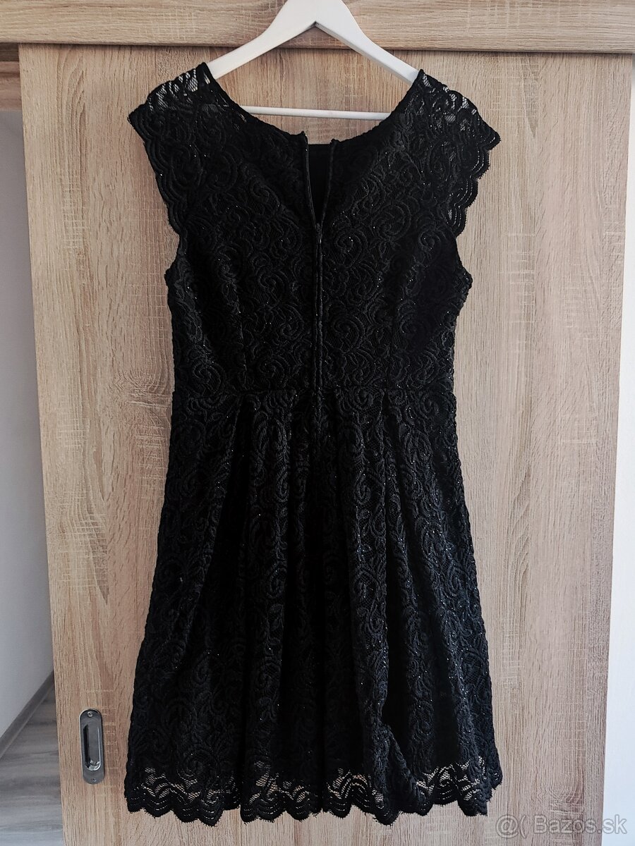 čierne elegantné čipkované šaty - 3