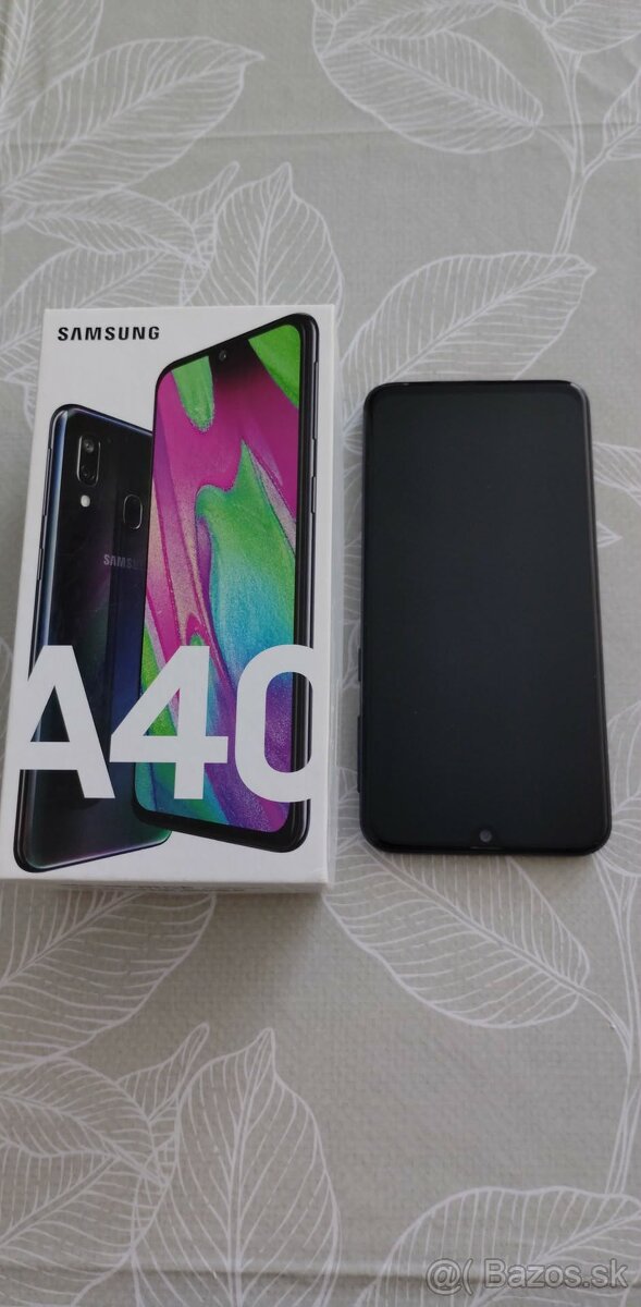SAMSUNG GALAXY A40. 64 GB - 3