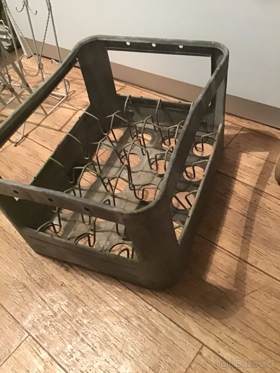 STARá KOVOVá PREPRAVKA MEVA - 3