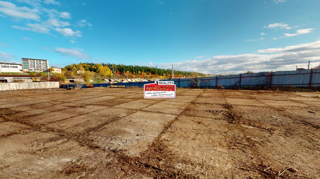 (2.500 m²) SPEVNENÁ PLOCHA SO SIEŤAMI - 3