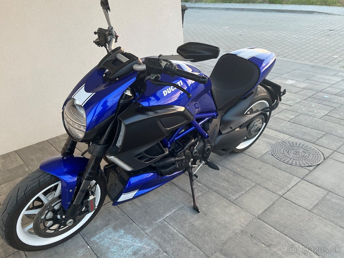 Ducati Diavel 1200 r.v 2011 - 3