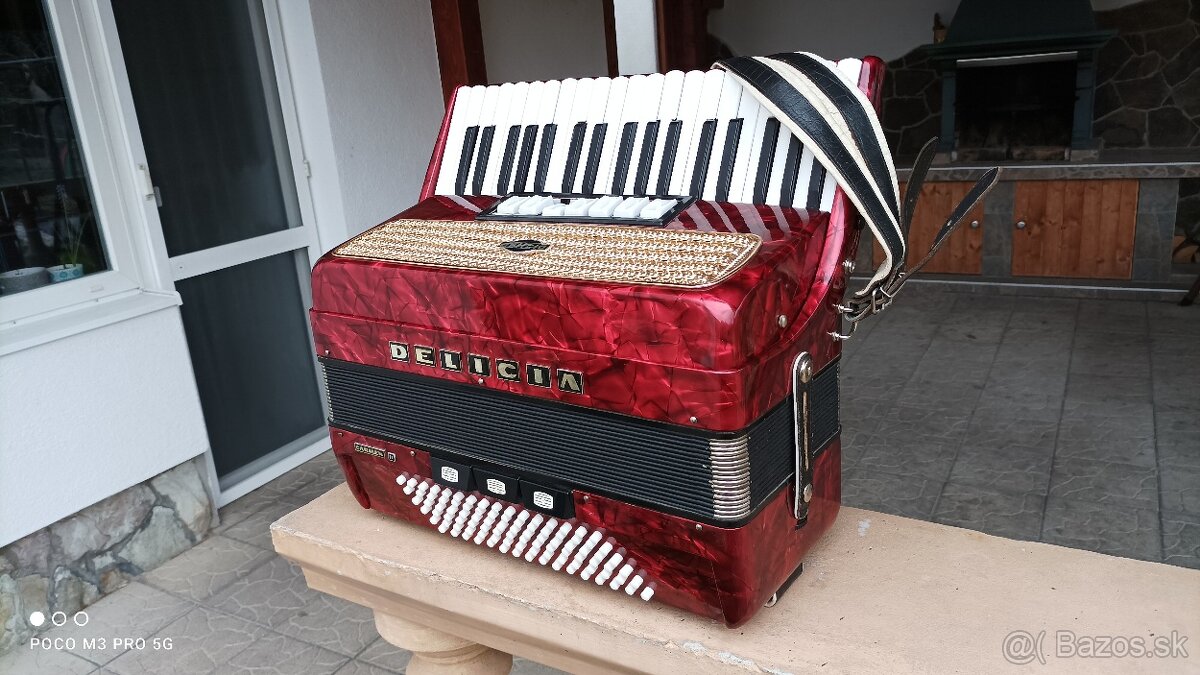 Harmonika -Akordeon.Delícia Carmen, červená perleť,80basová. - 3