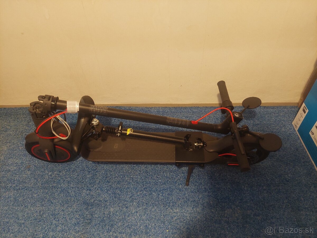 Xiaomi Mi Electric Scooter PRO (v stave nového kusu) - 3