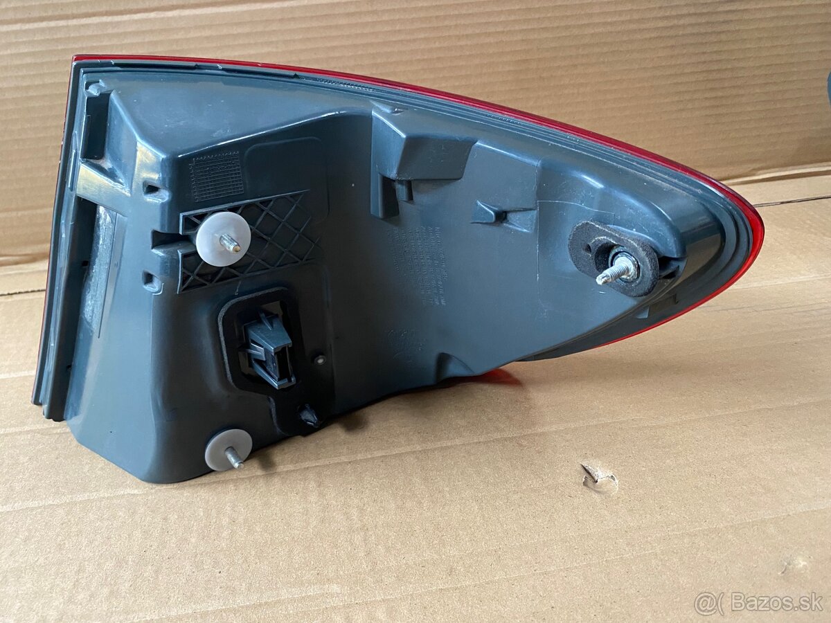 Zadné svetla BMW F10 sedan HELLA - 3