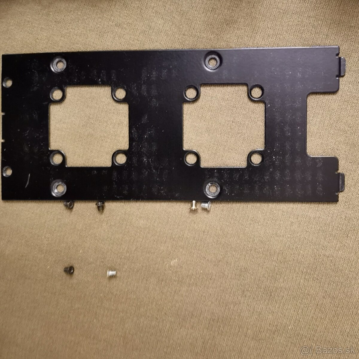 Predám mini-PC ASUS AT3IONT-I Intel Atom 330 1,60Hz 4GB RAM - 3