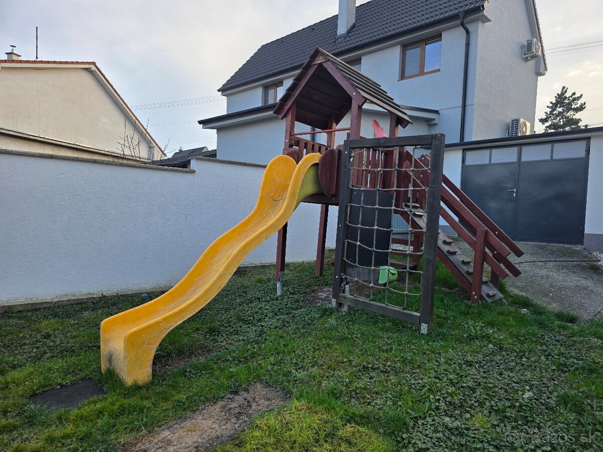 Detský domček so šmykľavkou - 3