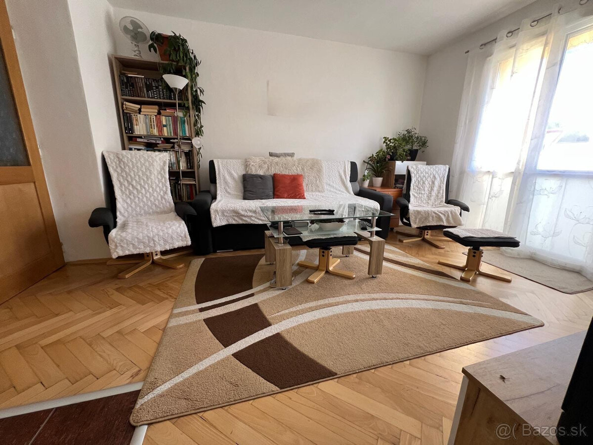 Na predaj 2 izbový útulný,zrekonštruovaný byt s balkónom a k - 3