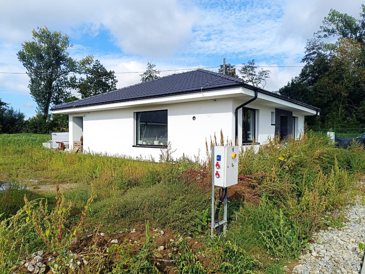 Predám 4-izbový rodinný dom v obci Radošovce (J.Bohunice) - 3