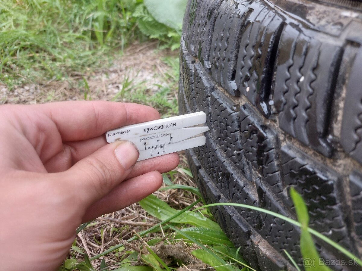 Predám 2x 205/55R16 Matador Sibirsnow DOT 2818 - 3