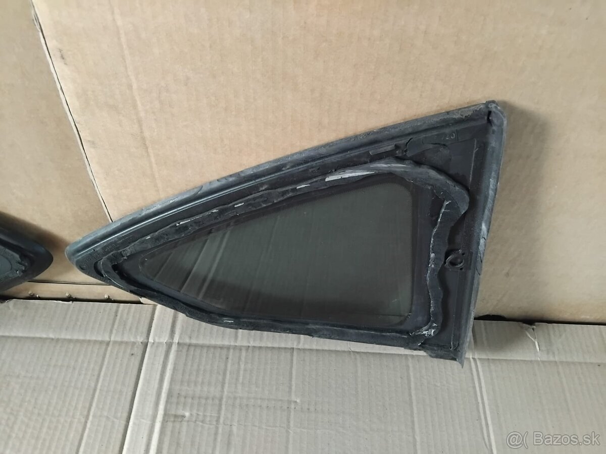 bočné sklá kufra Citroën C4 - 3