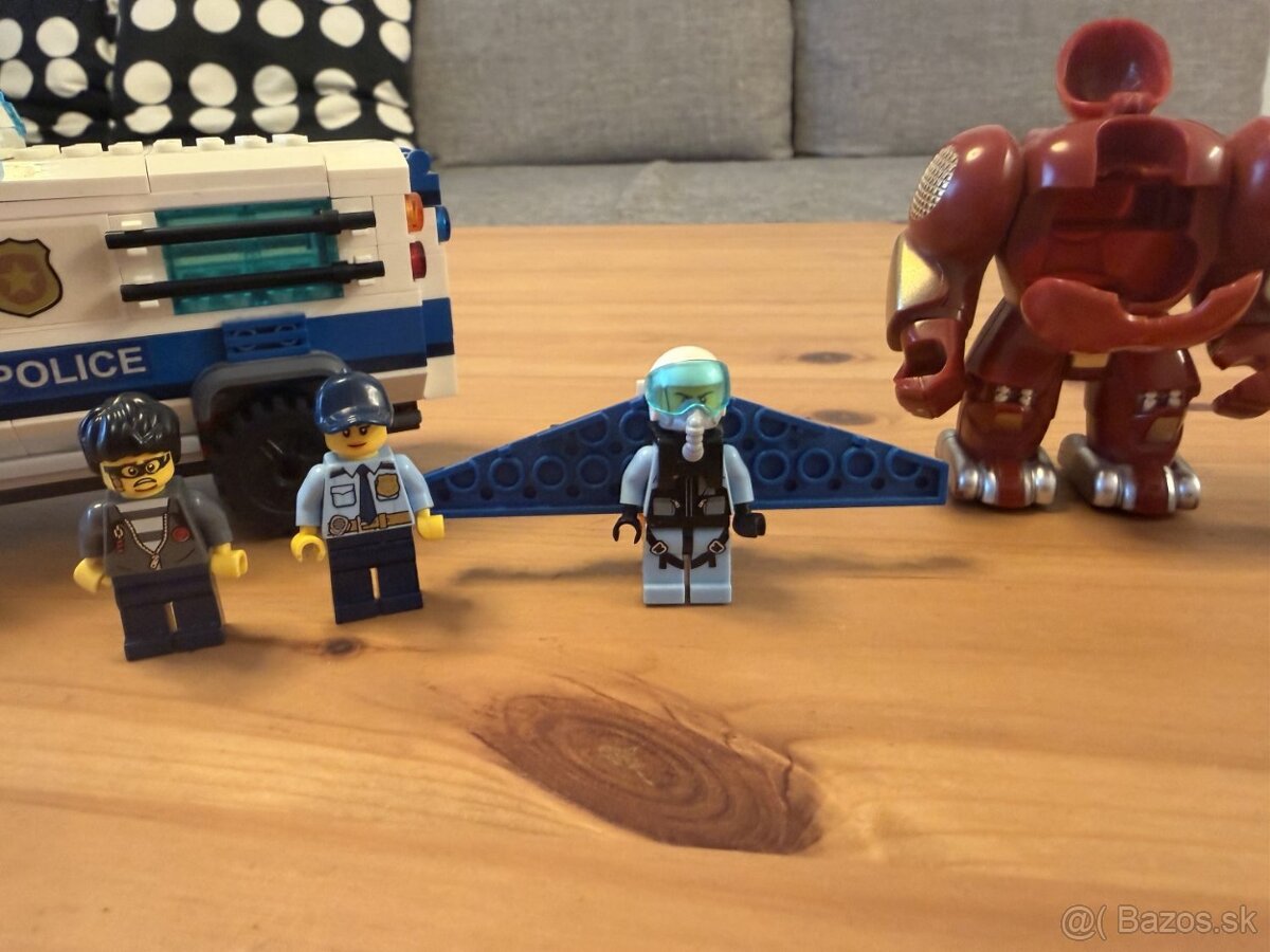 Policajný kamion, rogalo a Ironman - 3