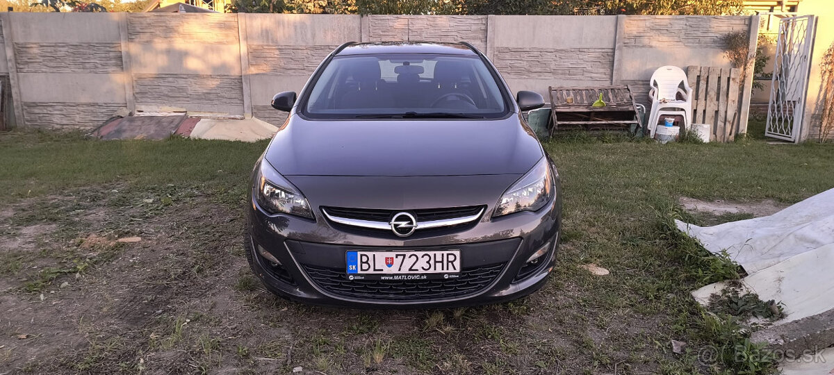 Predam Opel Astra ST 1,4 Benzi + LPG (fabricky) - 3
