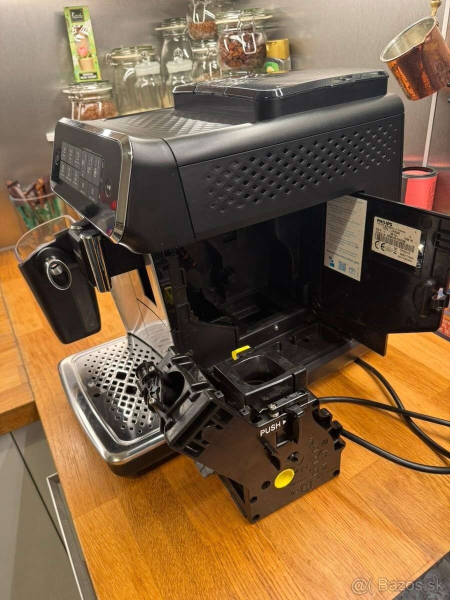 Kávovar Philips 3200 s mliečnym systémom LatteGo - 3