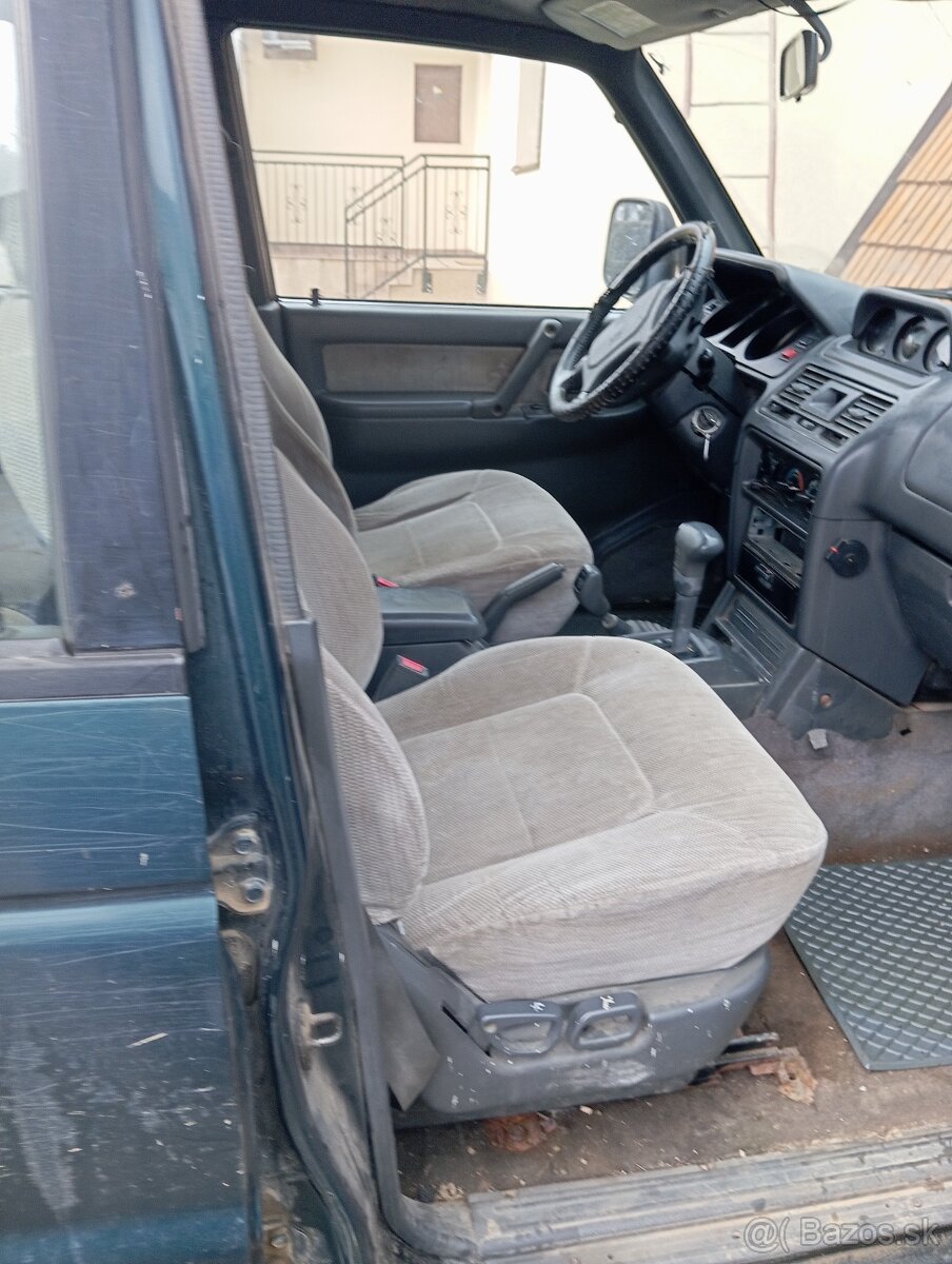 Mitsubishi Pajero wagon - 3