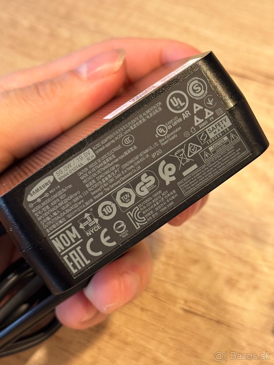 Napajaci adapter k Samsung Oddysey 5 - 3