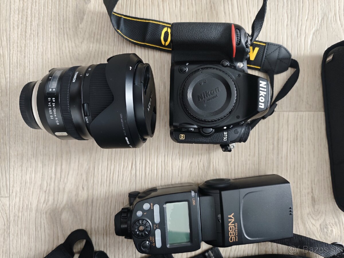 Predam objektiv tamron a blesk - 3