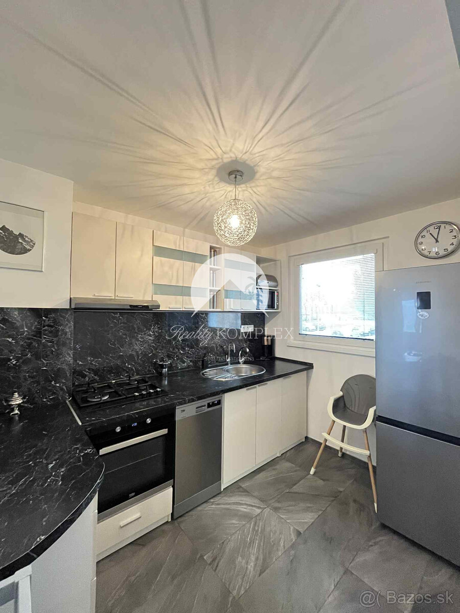Reality KOMPLEX s.r.o. Vám ponúka 3-IZBOVÝ BYT S KOMPLETNÝM - 3