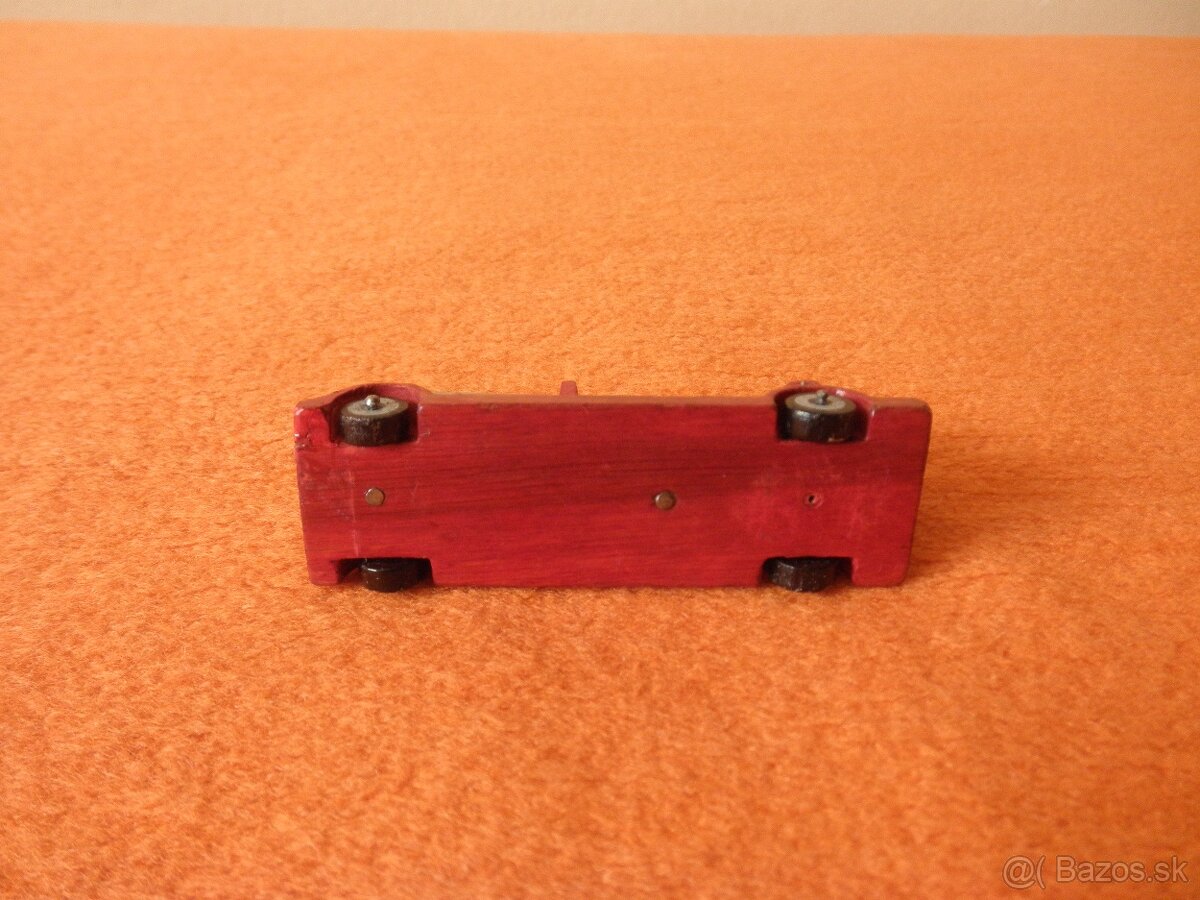 stará hračka - drevené požiarne autíčko Tofa, 50. - 60. roky - 3