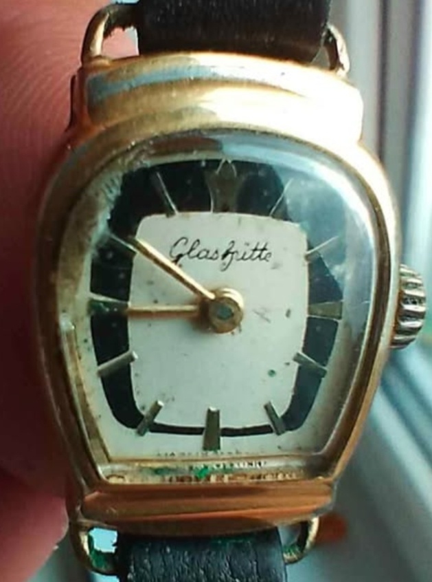 Zlacené dámské hodinky - 3