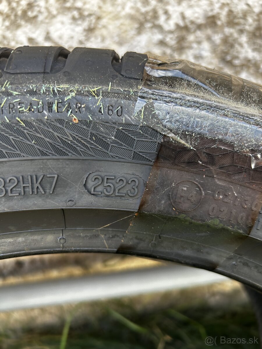 Pneumatiky Continental UltraContact 215/45 r16 - 3